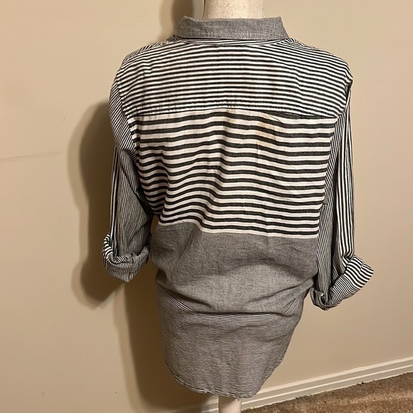 Merona button up, long sleeve stripe shirt. Sz lg - Picture 4 of 7
